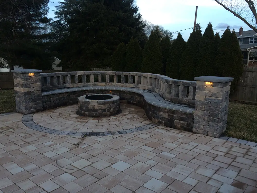 Firepit & Patio w Seating & Lighting Firepit & Patio w Seating & Lighting